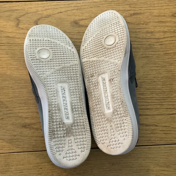 Skechers Madison Avenue Slip-ons - Picture 8 of 9